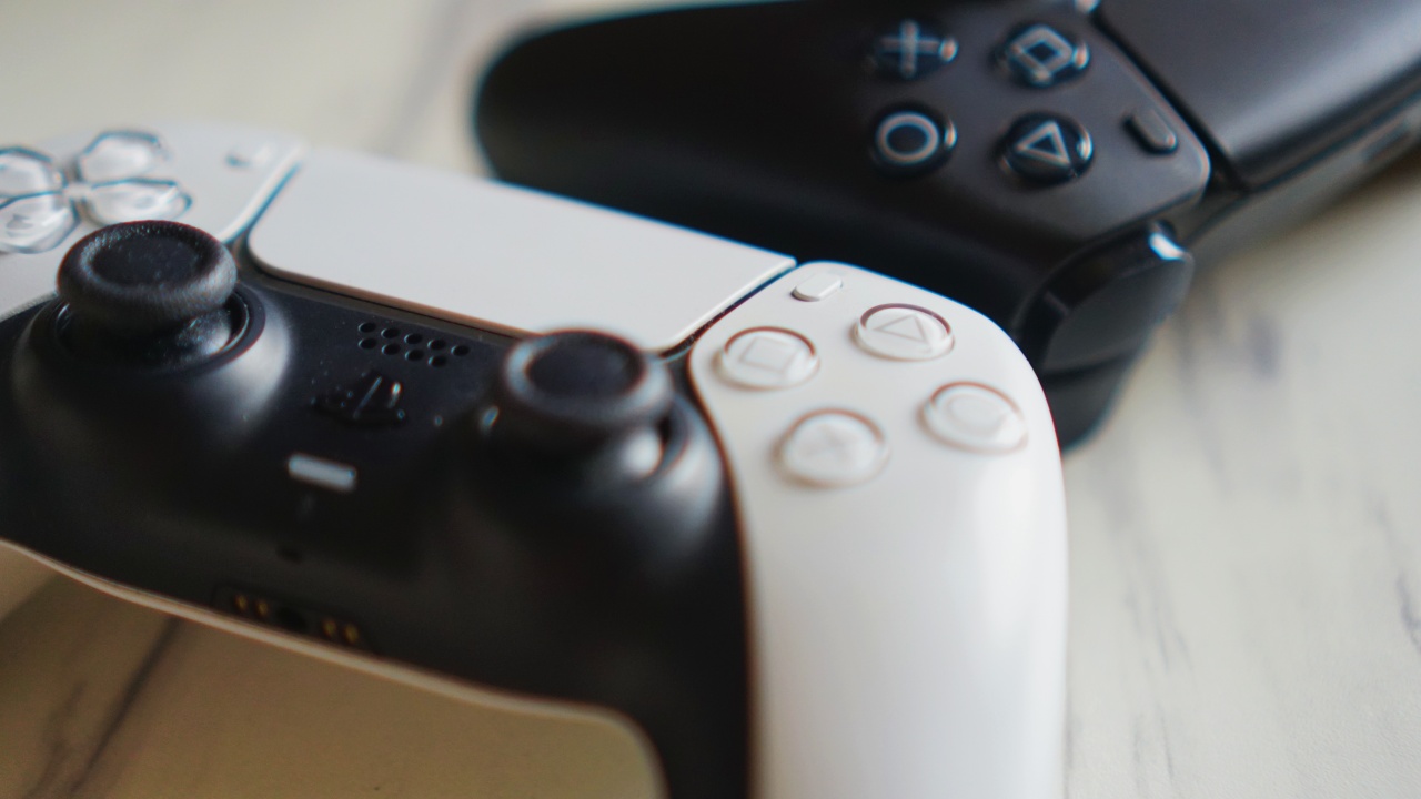 PlayStation 5 satışları artarken, Xbox satışları düşüyor