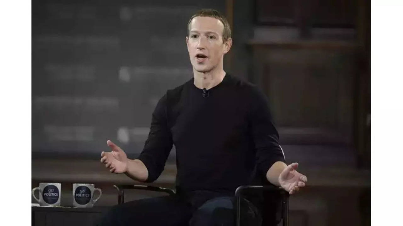 Mark Zuckerberg, WhatsApp iş sohbetinin satışları metaverse'den daha erken artıracağını söylüyor