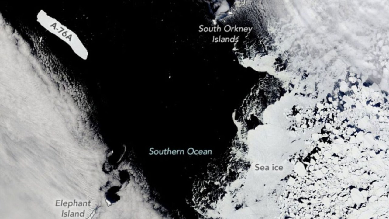 'Dünyanın en büyük buzdağı' NASA yeni uydu görüntüsünü ortaya koydu