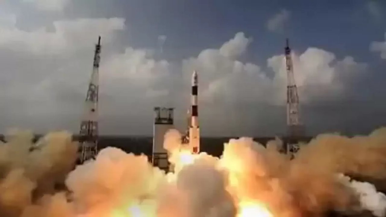 ISRO, Hindistan yapımı uzay mekiğinin 1. pist inişine hazırlanıyor