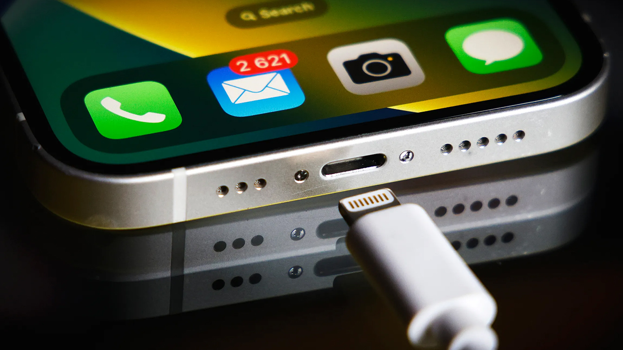 AB’den iPhone 15 öncesi Apple’a sert uyarı! ‘Sınırlamayacaksınız’