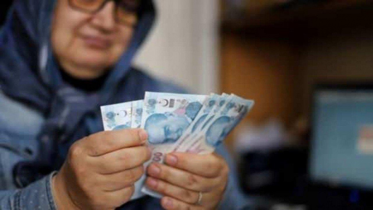 Emekli maaşı 10.000 TL'ye kadar olanlar için bankalardan ek ödemeler geliyor! İşte banka banka yeni promosyon