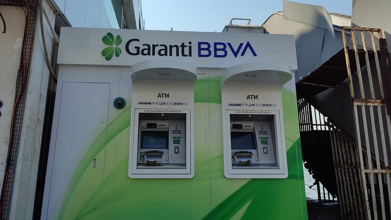 Garanti Bankası 18 yaş üzerinde olan vatandaşlar için 100.000 TL nakit ödeme vereceğini açıkladı