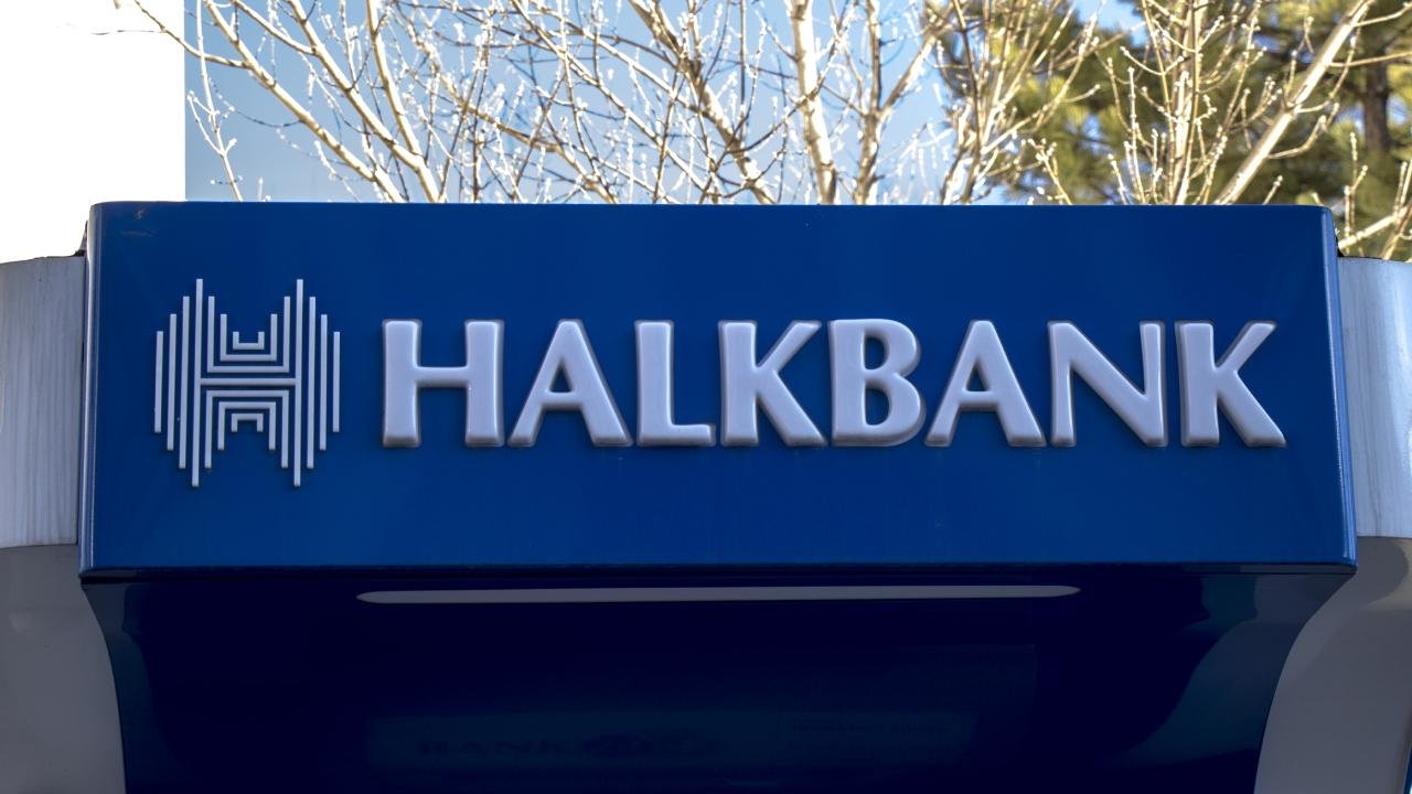 Halkbank Acil Nakit İhtiyacı Olanlara 6 Ay Ertelemeli Kredi Fırsatı Sunuyor