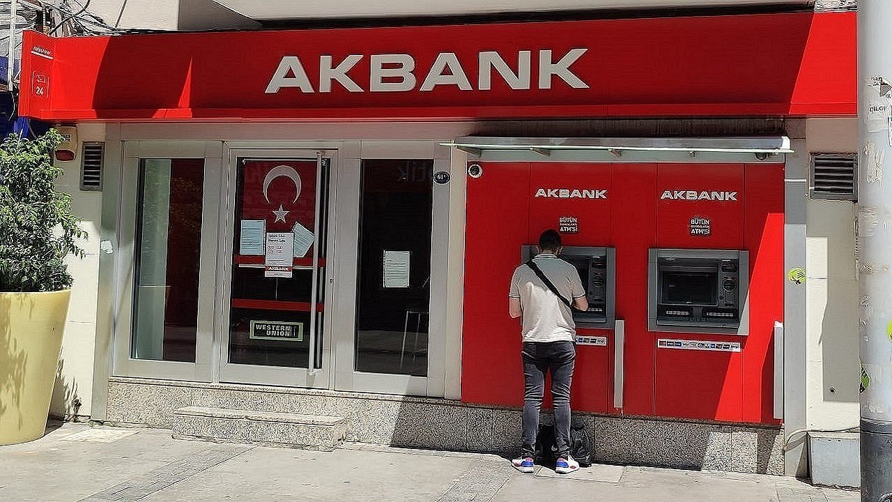 Akbank müdürü açıkladı: Bireysel 18 yaşından büyük olanlara 22000 TL ödendi! Kontrol edin!