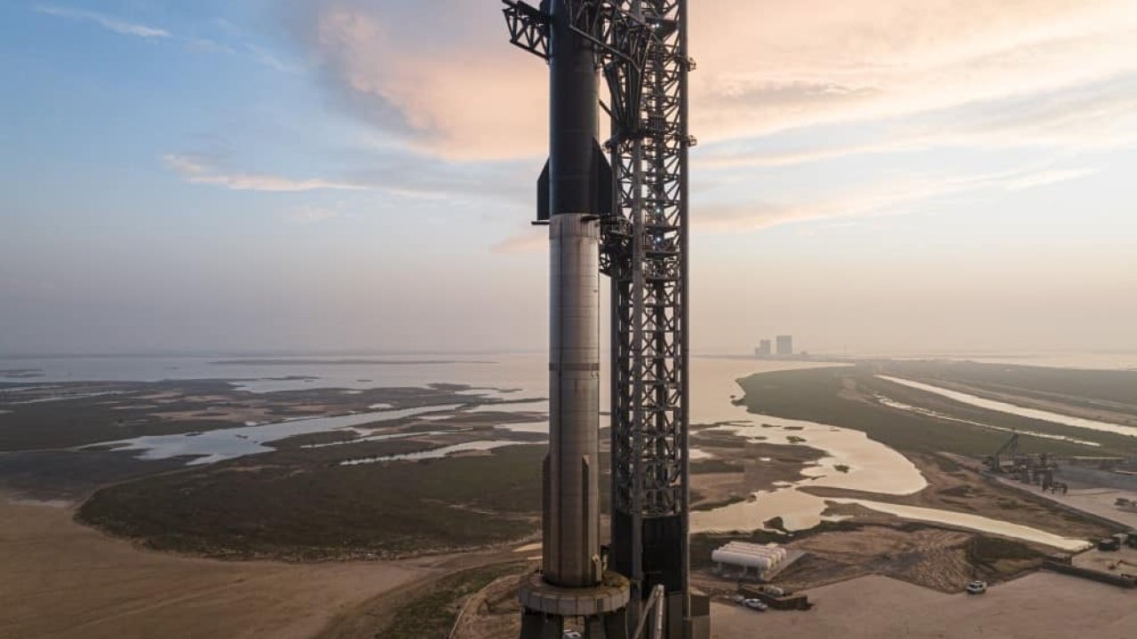 Dünyanın en büyük roketi için tarih verildi: SpaceX Starship'i  tekrar fırlatıyor!