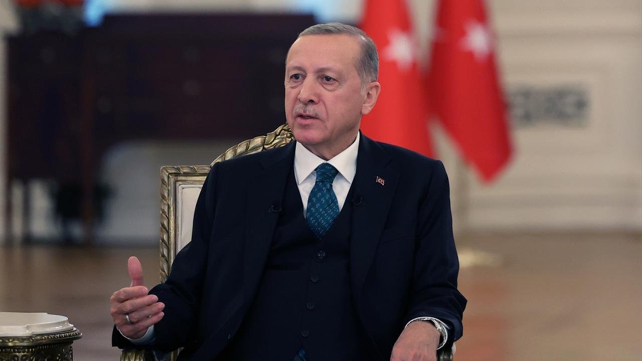 Cumhurbaşkanı Recep Tayyip Erdoğan bankalara borcu olan kişiler için borç kapatma kredisi başladığını açıkladı