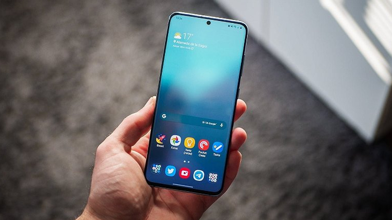 Samsung’un yeni arayüz güncellemesi One UI 6 geliyor: Uygulamalar şimdiden güncellenmeye başladı