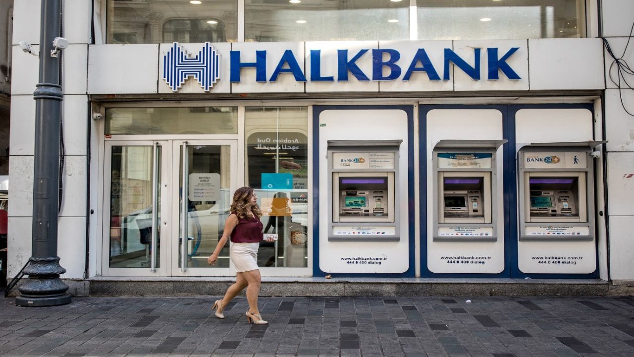 Halkbank’tan emeklilere müjde! Düşük faizle kredi limiti dikkat çekti: İşte o şartlara uyanlara düşük faizli kredi çekebilecek!