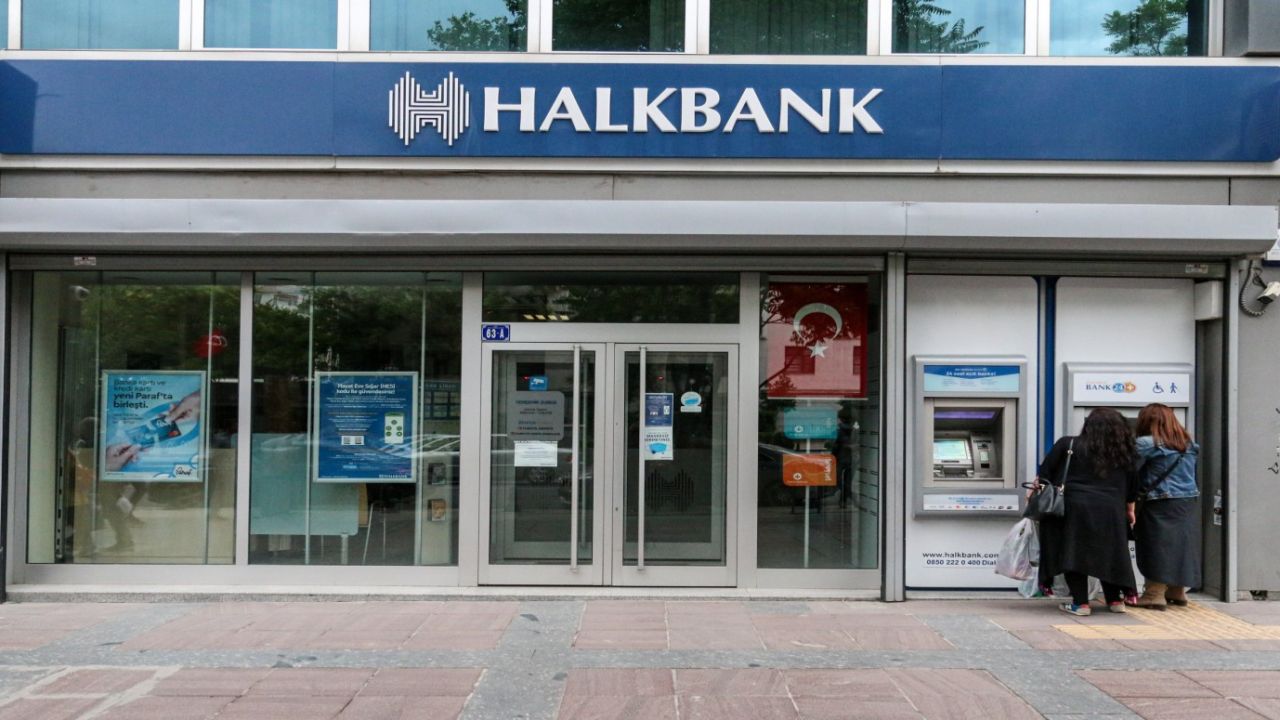 Halkbank’tan acil kredi fırsatı! 500 bin TL nakit için 6 ay taksit ödeme derdi yok: Başvuruda bulunan herkes rahat nefes alacak