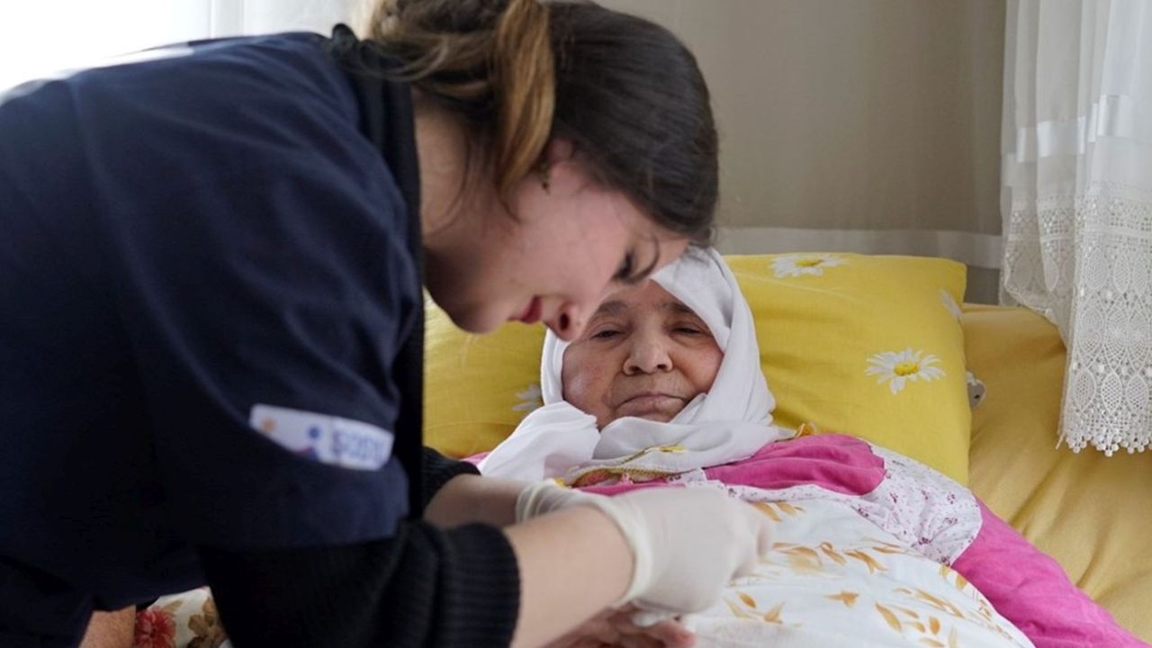 Evde bakım maaşı yatan iller listesi açıklandı! Kimlik numaranızla kontrol edin: Ödemeler başladı