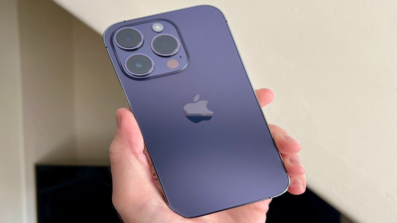 A101 bombayı patlattı! iPhone 14 Pro Max modeli en ucuz fiyata satılacak!