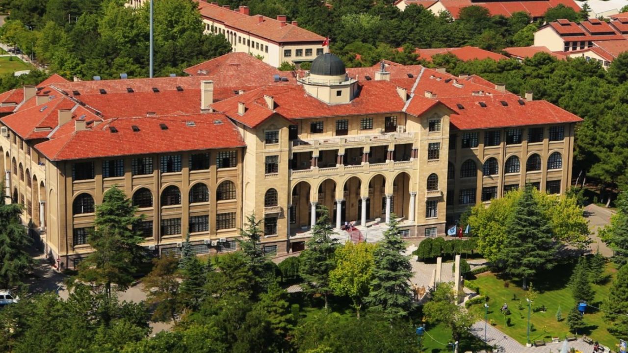 Ankara'da yaşayan 18-30 yaş arasına müjde! Gazi Üniversitesi büro memuru alımı yapacak