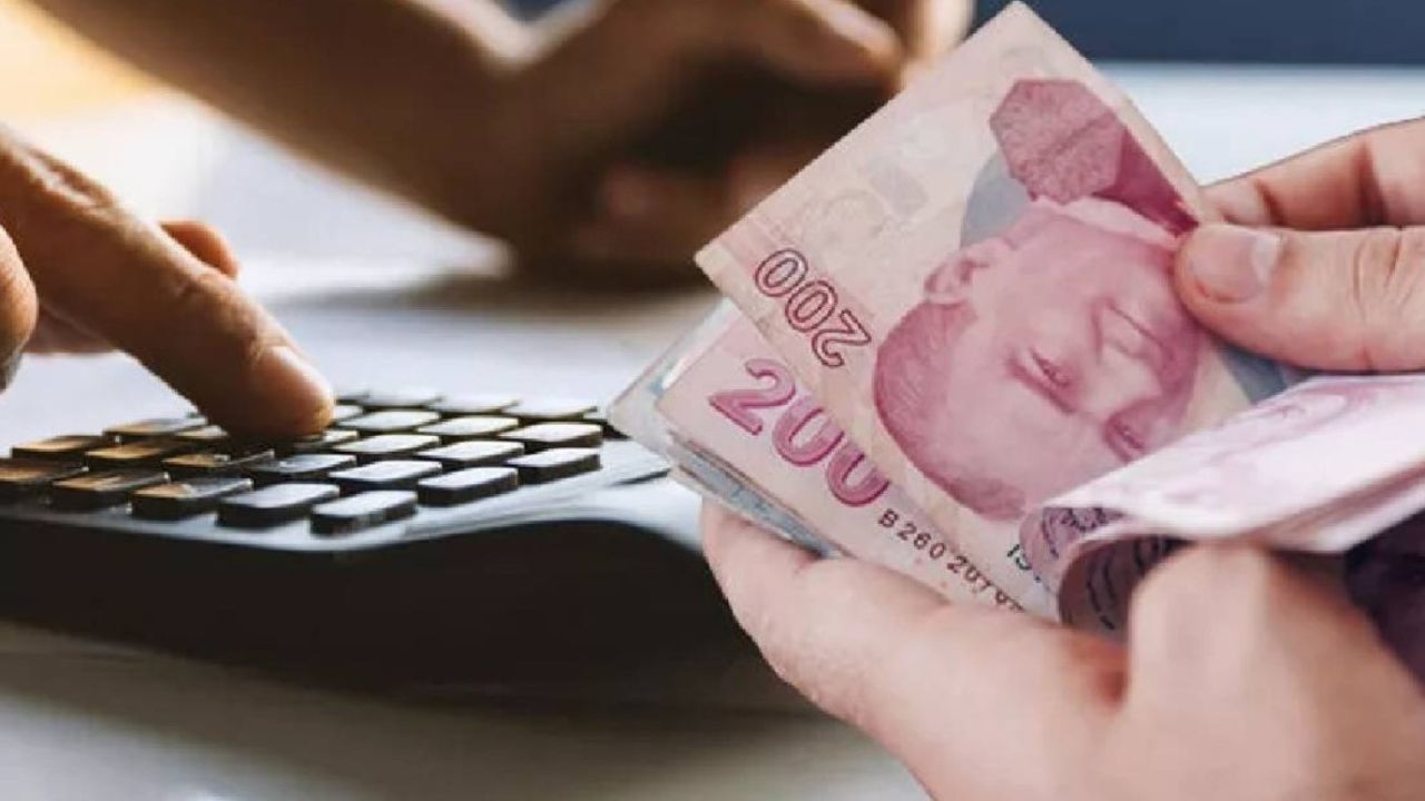 7500 TL maaş alanlara kök maaş hesabı yapıldı! Hemen listeden kontrol edin: ATM'de sürprizle karşılaşmamak için...