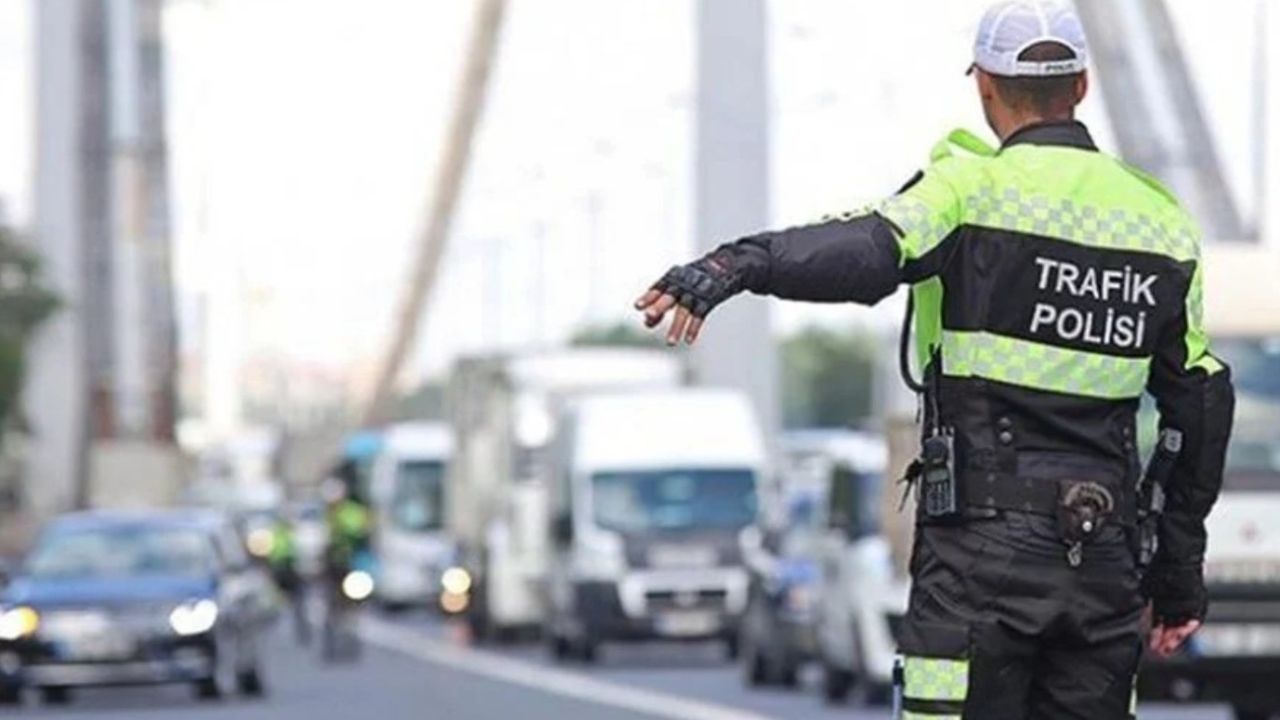 Ehliyeti olanlar bu hataya sakın düşmeyin! Trafikte ceza alabilirsiniz: Milyonlarca ehliyet sahibini kapsıyor