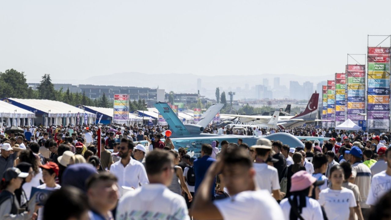 Teknofest Ankara nefes kesmeye devam ediyor: On binlerce kişi akın etti