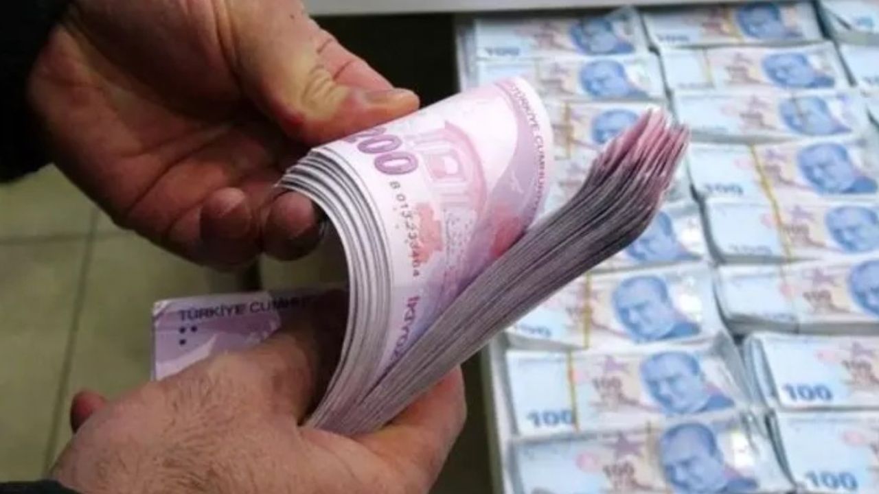 Emeklilere çifte bayram! Bu tarihte 5 bin TL ikramiye geliyor
