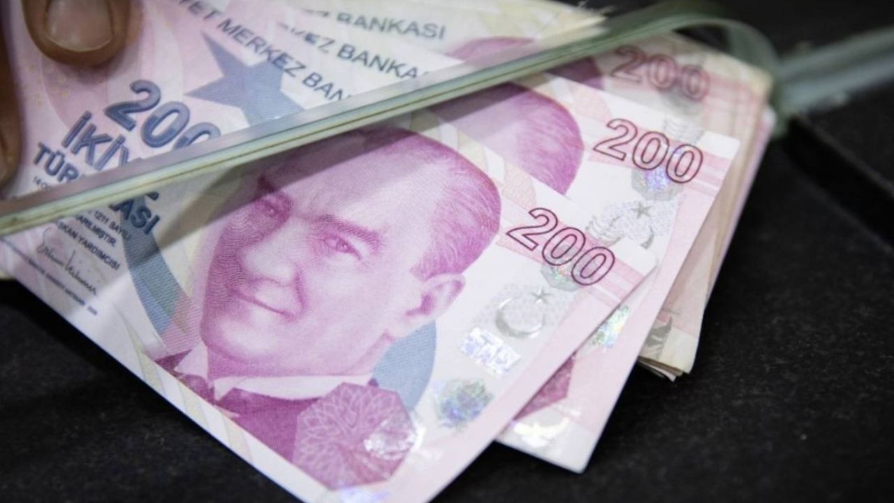 Emeklinin yüzünde güller açtıran ikramiye! O tarihte hesaplara 5000 TL ikramiye girecek