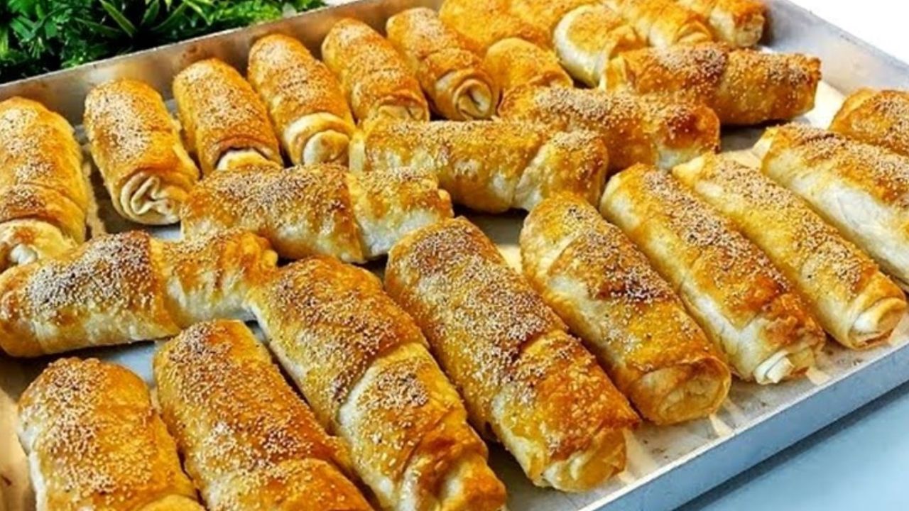 Evdeki yufkadan tadına doyulmaz harika börek tarifi! Yiyenler el açması sanacak