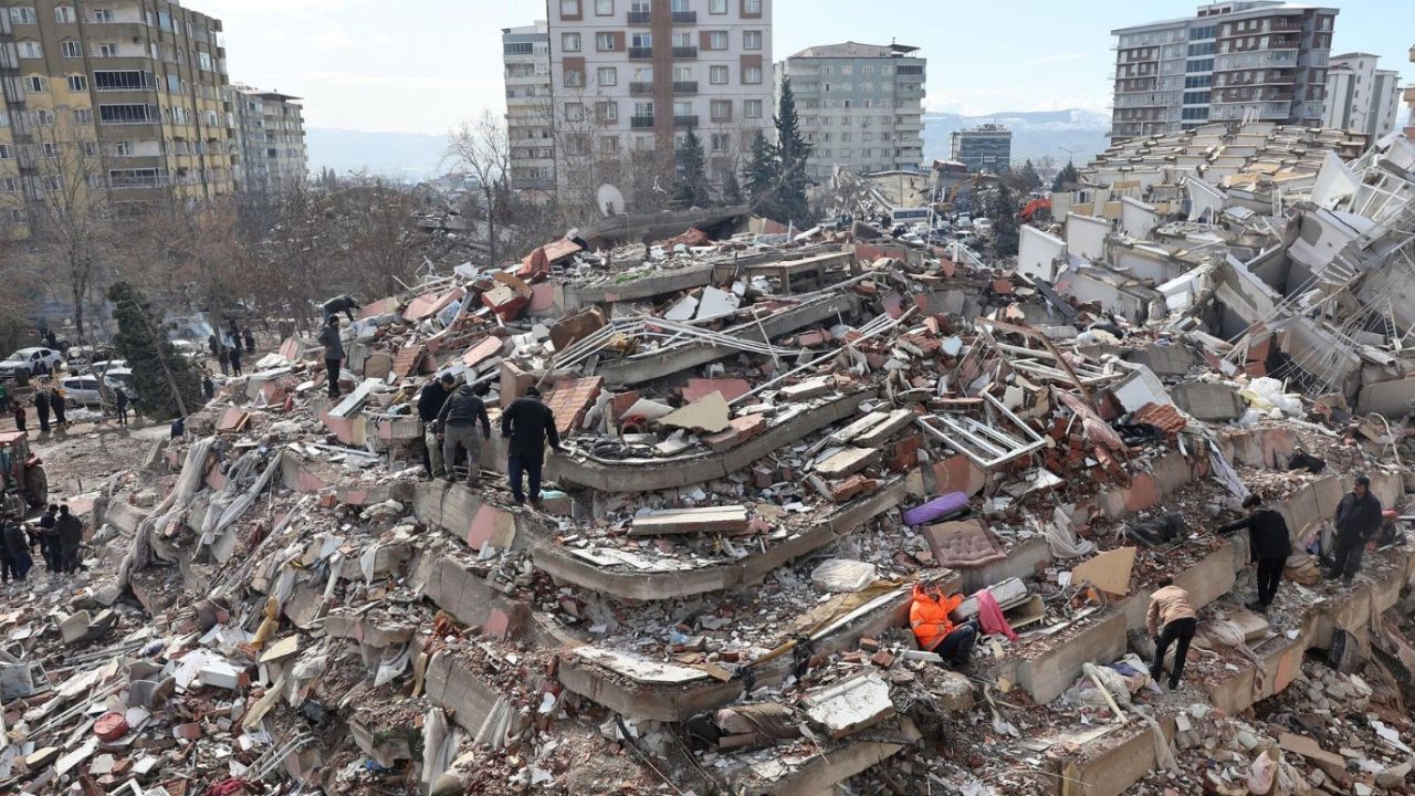 Adana, Adıyaman, Afyon, Ağrı, Ankara, Aksaray ve birçok ilde deprem alarmı! Ünlü profesör ilk kez açıkladı