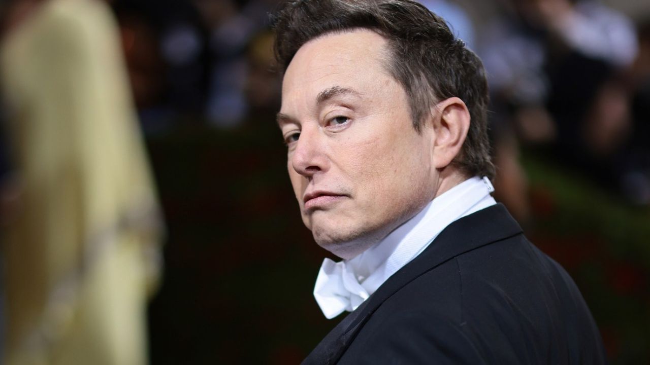 Elon Musk, insanlığın önündeki en büyük riski açıkladı