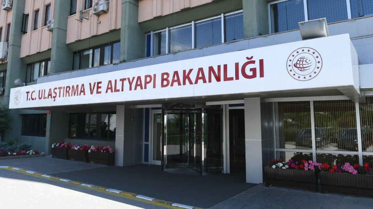 Bakanlıkta yüksek maaşla çalışmak isteyen başvursun! Ön lisans, lisans mezunu personel alımı başladı