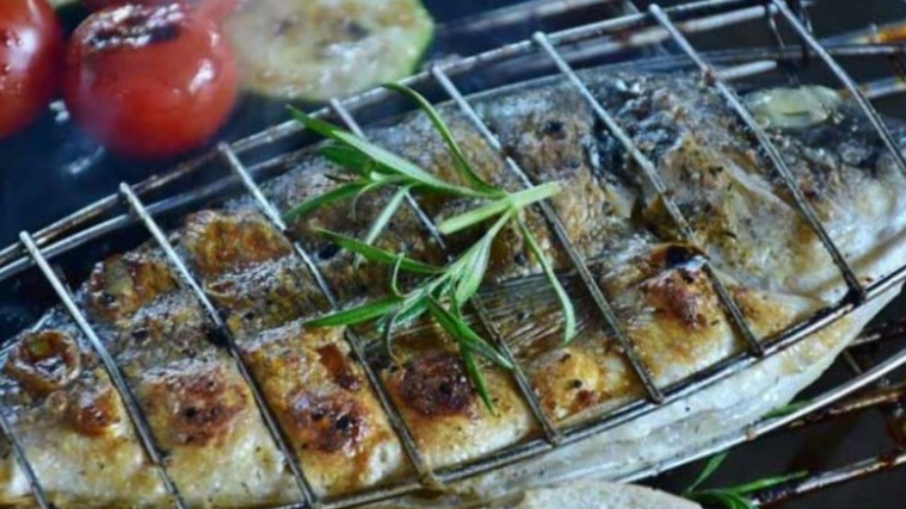 Mangal temizliğini 10 dakikada bitirin! Beklerse bakteri üretiyor: İşte o pratik yöntem