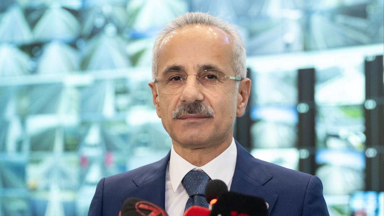 Ulaştırma ve Altyapı Bakanı Uraloğlu: İnternet hızımız adeta uçuyor