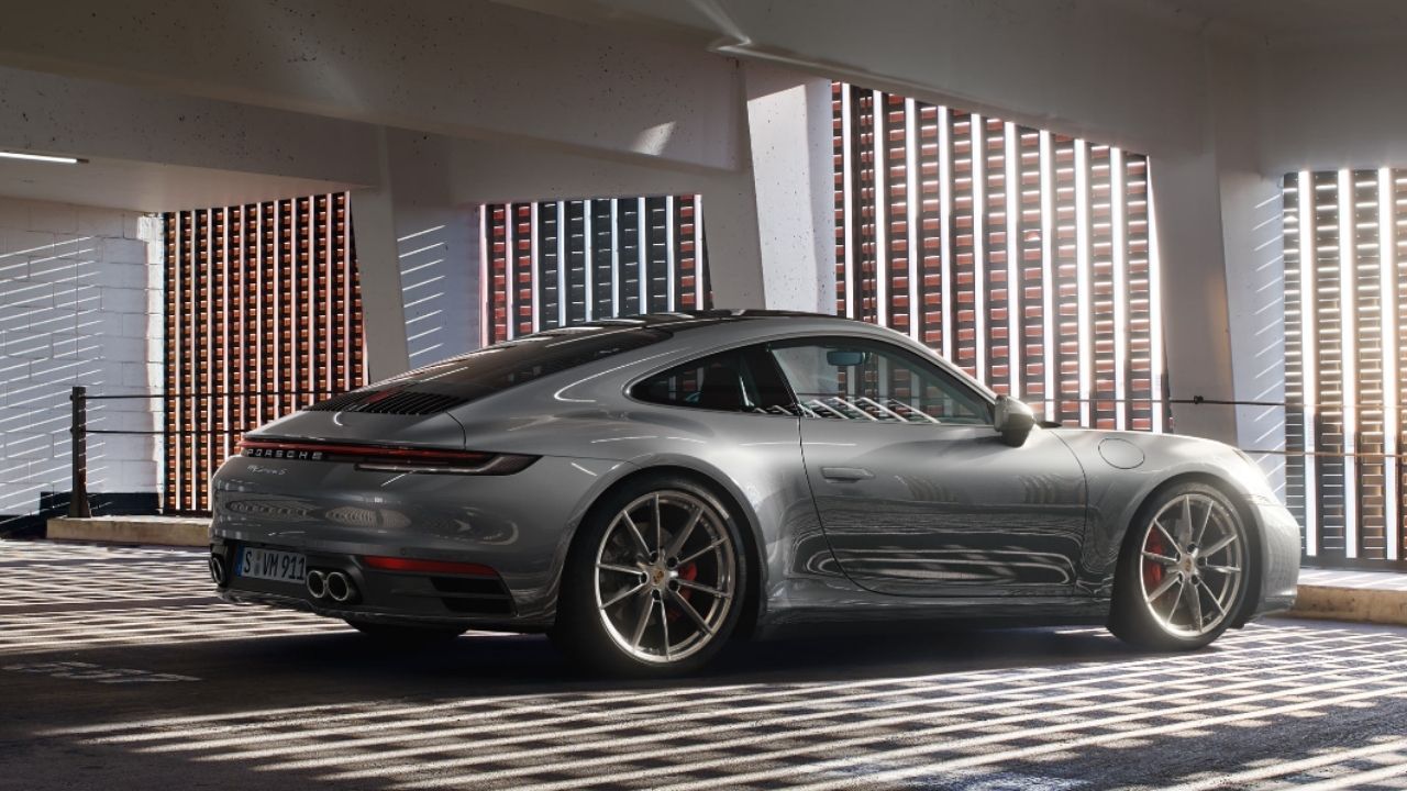 Porsche'den ilk hibrit elektrikli model: 2025 Porsche 911 Carrera GTS