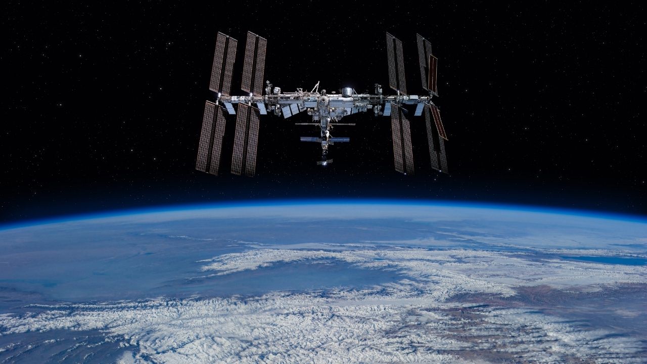 NASA ve SpaceX, Uluslararası Uzay İstasyonu'nu yörünge dışına atıyor