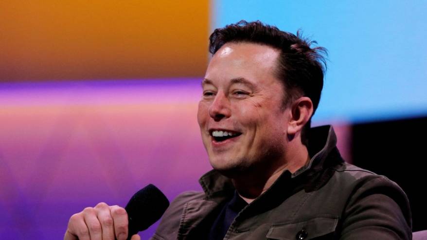 Elon Musk'tan, Microsoft'a "kahkaha"lı paylaşım!